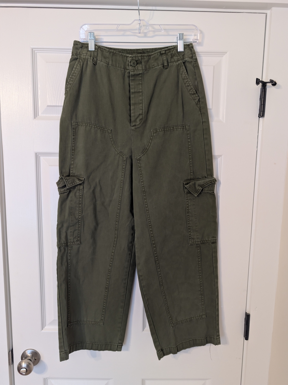 Universal Thread Olive Green Cargo Pants (Size 4)